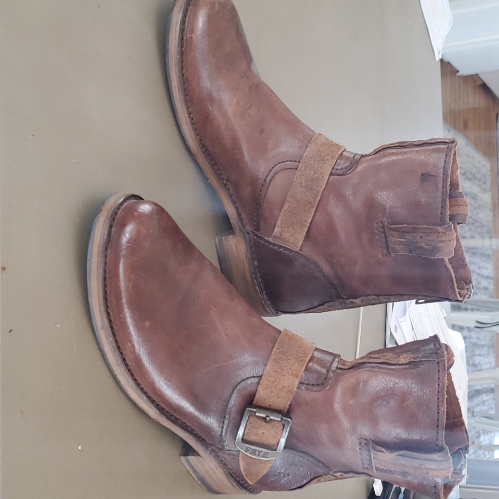 Leather boot